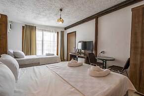 Belong Hotel