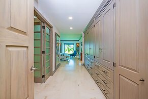 Amazing 3 Bedroom Condo