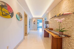 Amazing 3 Bedroom Condo