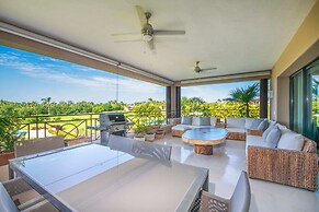 Amazing 3 Bedroom Condo