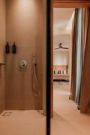 Ostrako Beachside Suites