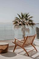 Ostrako Beachside Suites