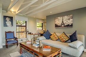 Spacious Apartment With Pool in Camps Bay