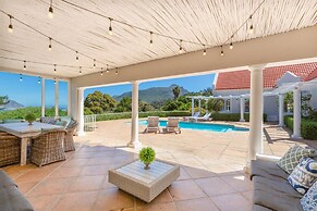 Sublime Five bed Property in Glorious Setting