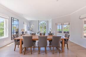 Sublime Five bed Property in Glorious Setting