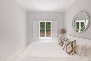 Sublime Five bed Property in Glorious Setting