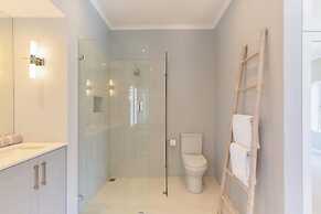 Sublime Five bed Property in Glorious Setting
