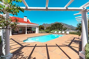 Sublime Five bed Property in Glorious Setting