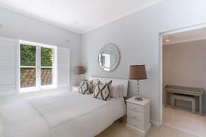 Sublime Five bed Property in Glorious Setting