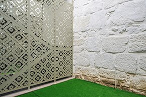 NAX Apartment B by Liiiving