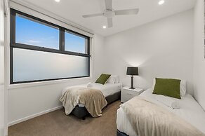 StayCentral Brunswick Central Townhouse