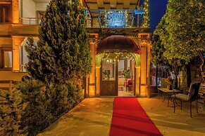 Rocca Stone House