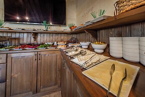 Rocca Stone House