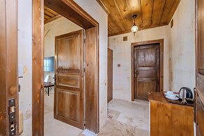 Rocca Stone House