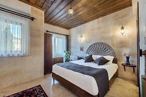 Rocca Stone House