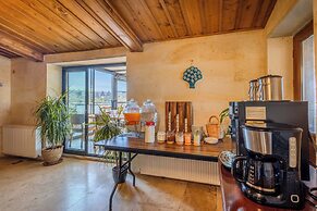 Rocca Stone House