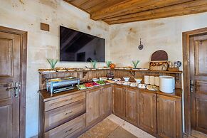 Rocca Stone House