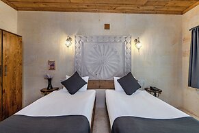 Rocca Stone House