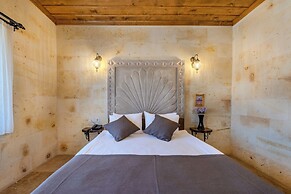 Rocca Stone House