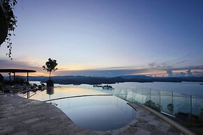 The Brown, Guatape, Autograph Collection