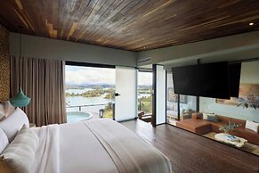The Brown, Guatape, Autograph Collection