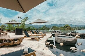 The Brown, Guatape, Autograph Collection