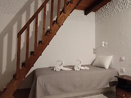 Almmos mezzanine apartments Kalamaki