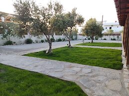 Almmos mezzanine apartments Kalamaki
