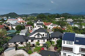 Iris Hill Villa Hue