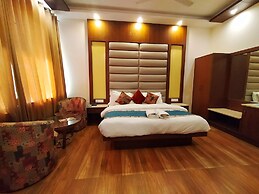 The Kenilworth Mussoorie by Stotrak