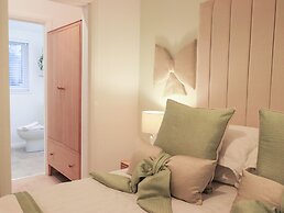 Unique Luxury Lodge
