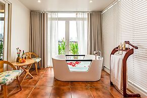 Mai Hotel