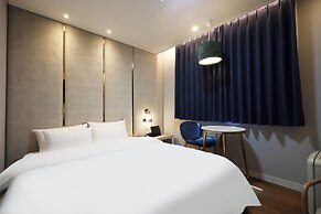 DELAMOUR Hotel