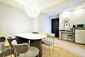 DELAMOUR Hotel