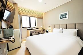 DELAMOUR Hotel