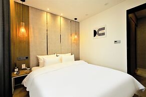 DELAMOUR Hotel