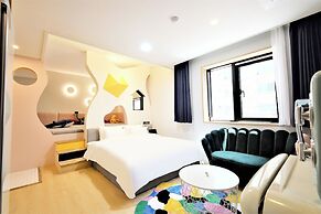DELAMOUR Hotel
