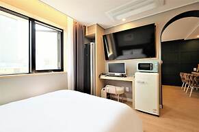 DELAMOUR Hotel