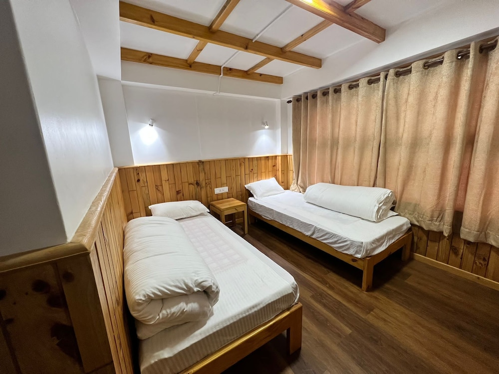 Hotel Camp De Base