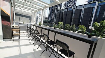 ST Signature Bugis Middle, DAYUSE, 9 hours: 9AM-6PM