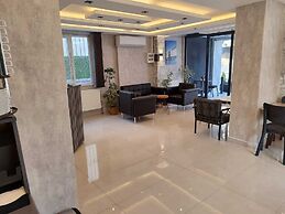 Cam Suites