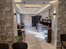 Cam Suites
