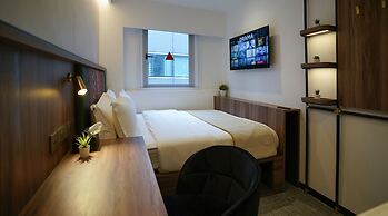 ST Signature Bugis Middle, SHORT OVERNIGHT, 11 hours: 8PM-7AM