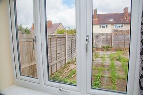 2bed House- Dudley-garden-wifi-tv