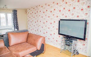 2bed House- Dudley-garden-wifi-tv