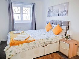 Airport Lounge - 3Bed 6 Persons