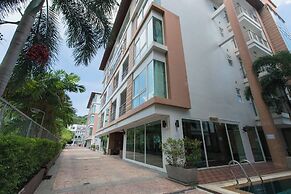 6-37 - 2 Bdr Condo With Balcony and Shared Pool