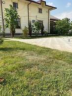 Green Apple Hotel