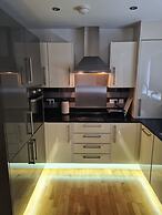 1-bed Apartment - Sleeps 3 - Parking - Wifi