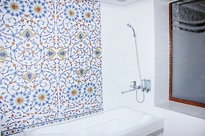 Colibri Traditional Hotel